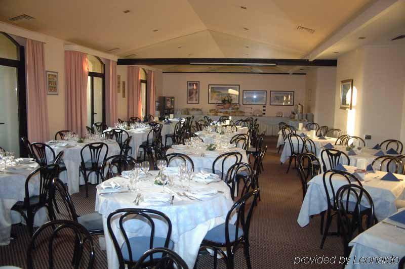 Balletti Palace Hotel فِتيربو المطعم الصورة